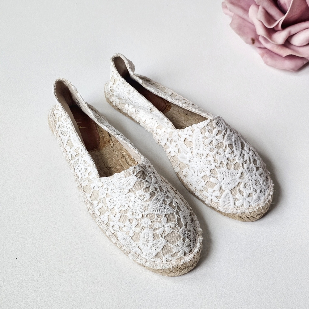 Wild Pair Ladera Lace Espadrille Flats White Crochet Boho Shoes Size 9